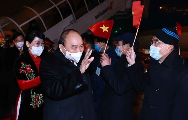 越南国家主席阮春福抵达日内瓦 开始对瑞士联邦进行正式访问 ảnh 1 越南国家主席阮春福抵达日内瓦 开始对瑞士联邦进行正式访问 ảnh 1