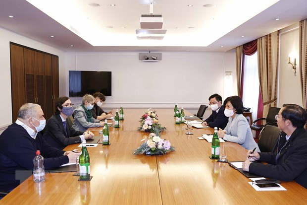越共中央对外委员会领导会见瑞士劳动党主席 ảnh 1 越共中央对外委员会领导会见瑞士劳动党主席 ảnh 1