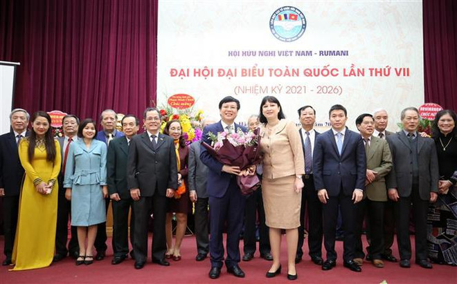 胡光利当选越南—罗马尼亚友好协会主席 ảnh 1 胡光利当选越南—罗马尼亚友好协会主席 ảnh 1