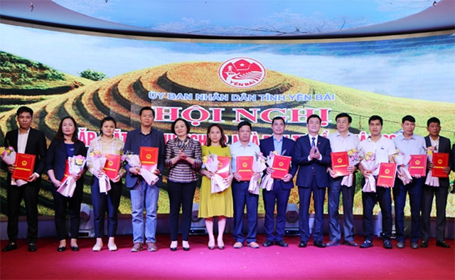 安沛省向15个投资项目颁发投资证书 投资资金达3万亿越盾 ảnh 1 安沛省向15个投资项目颁发投资证书 投资资金达3万亿越盾 ảnh 1