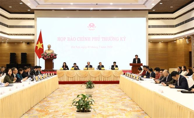 政府例行新闻发布会：在新冠肺炎疫情爆发情况下集中生产结构重组 促进增长 ảnh 2