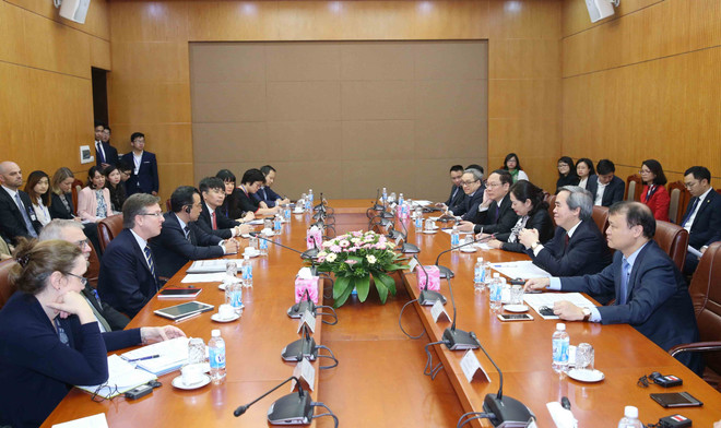 越共中央经济部长阮文平会见美国东盟商务委员会代表团 ảnh 1 越共中央经济部长阮文平会见美国东盟商务委员会代表团 ảnh 1
