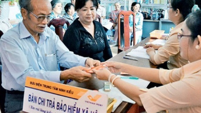 越共十二届七中全会：社会保险制度改革有助于保障民生和促进社会公平 ảnh 1