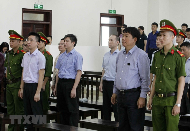 郑春青及其同案犯案件二审开庭:被告人郑春青申请撤回上诉 ảnh 1 郑春青及其同案犯案件二审开庭:被告人郑春青申请撤回上诉 ảnh 1