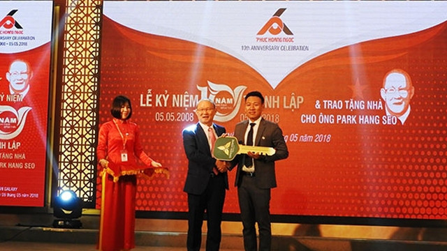 越南足球队主教练朴恒绪被赠送一套商品房 ảnh 1