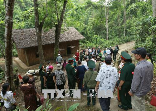 奠边府大捷64周年:奠边府战场遗迹群吸引大批游客前来参观 ảnh 1 奠边府大捷64周年:奠边府战场遗迹群吸引大批游客前来参观 ảnh 1