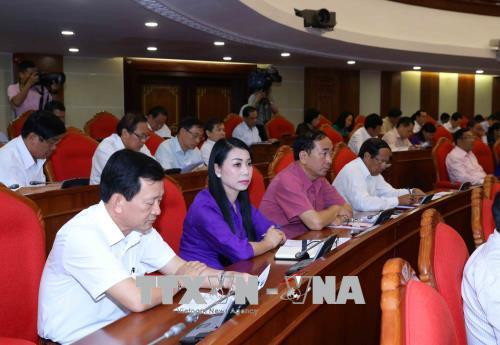 越共十二届中央委员会第七次全体会议第二天新闻公报 ảnh 1