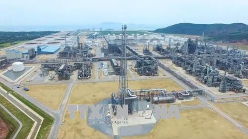 宜山炼油厂首批成品油出厂 ảnh 2 宜山炼油厂首批成品油出厂 ảnh 2