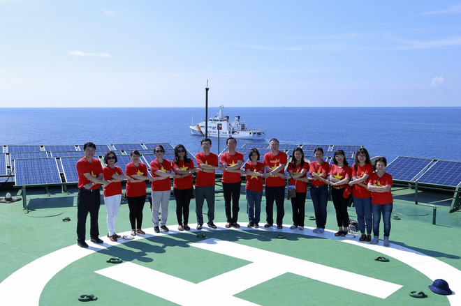 旅居世界24个国家的越侨走访慰问长沙群岛和DK1海上高脚屋军民 ảnh 1 旅居世界24个国家的越侨走访慰问长沙群岛和DK1海上高脚屋军民 ảnh 1