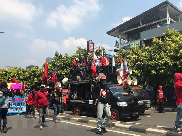 五·一国际劳动节:印尼劳工要求该国政府采取措施限制外籍劳工数量 ảnh 1 五·一国际劳动节:印尼劳工要求该国政府采取措施限制外籍劳工数量 ảnh 1