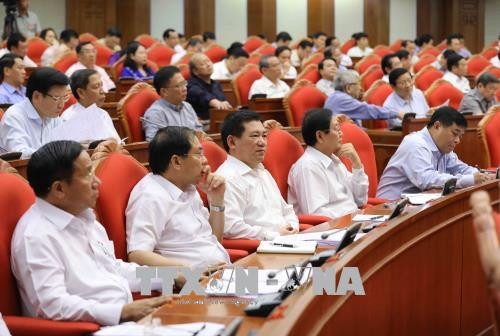 越共十二届七中全会讨论干部队伍建设提案 ảnh 2 越共十二届七中全会讨论干部队伍建设提案 ảnh 2