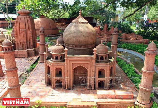 广南省会安市的有趣旅游点——烧陶世界奇观公园 ảnh 11