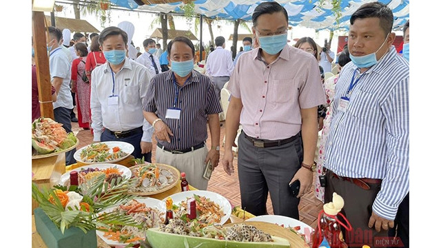 以富国鱼露为主要调料的100个佳肴创国家记录 ảnh 1 以富国鱼露为主要调料的100个佳肴创国家记录 ảnh 1