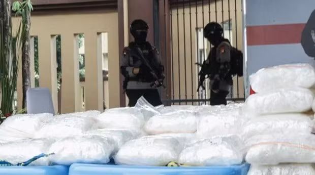 印尼警方破获一起特大贩运毒品案 查获2.5吨冰毒 ảnh 1