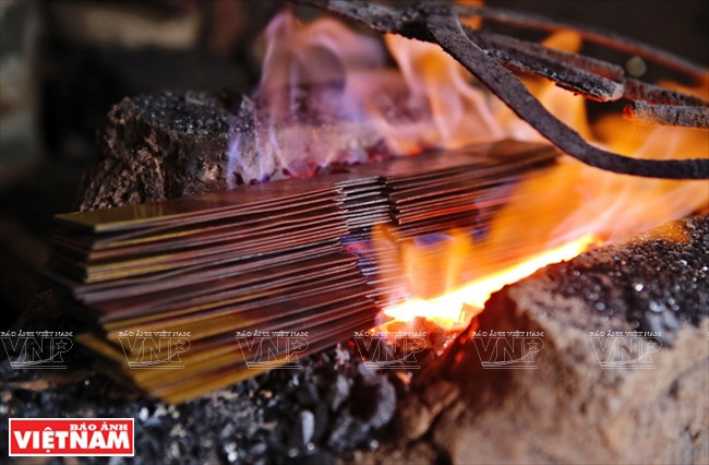 努力维持河内手工艺村生产与保护和谐关系 ảnh 2 努力维持河内手工艺村生产与保护和谐关系 ảnh 2