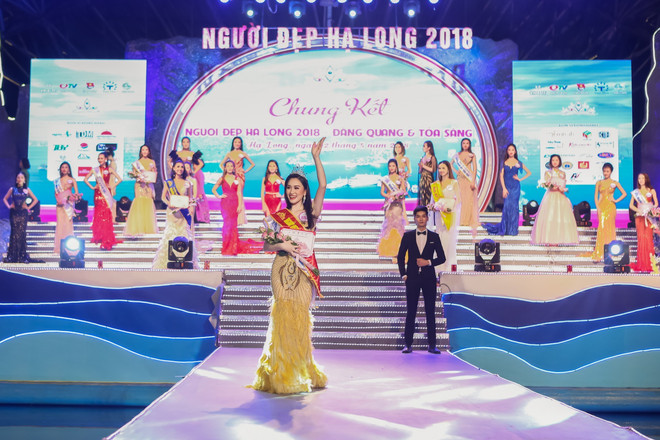 佳丽阮芳英摘取“2018年下龙小姐”桂冠 ảnh 1 佳丽阮芳英摘取“2018年下龙小姐”桂冠 ảnh 1