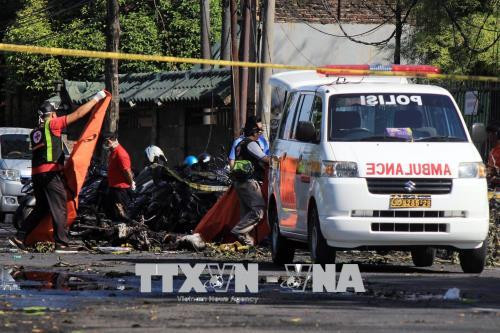 印尼东爪哇省警察局又遭袭致多名警察受伤 ảnh 1 印尼东爪哇省警察局又遭袭致多名警察受伤 ảnh 1