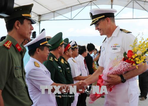 美国海军医疗舰“仁慈号” 抵达越南芽庄港开始《2018年太平洋伙伴计划》 ảnh 2 美国海军医疗舰“仁慈号” 抵达越南芽庄港开始《2018年太平洋伙伴计划》 ảnh 2