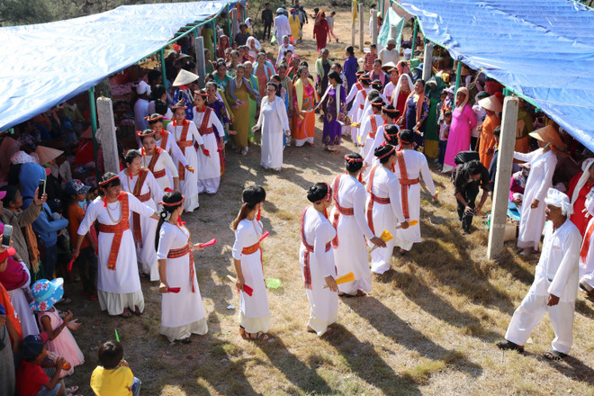 宁顺省占族同胞的求雨节热闹举行 ảnh 1