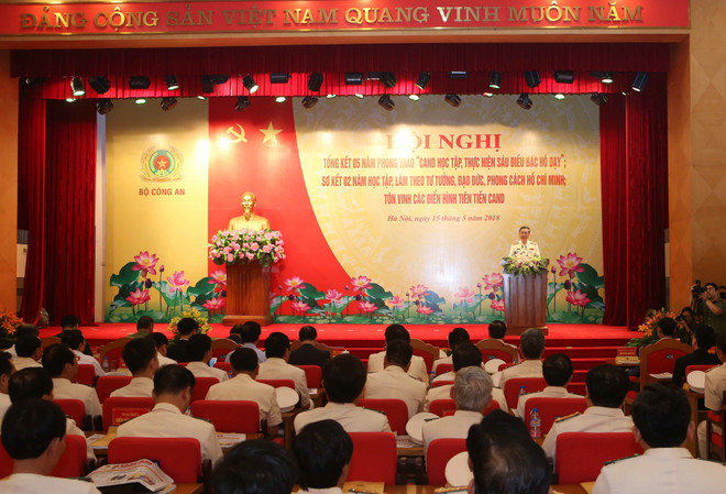 五年来执勤中英勇牺牲的越南公安战士47名 ảnh 1 五年来执勤中英勇牺牲的越南公安战士47名 ảnh 1