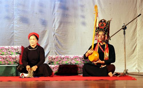 全国天曲和天琴艺术节:谅山省鼓励发展各阶层人民的天曲艺术活动 ảnh 3 全国天曲和天琴艺术节:谅山省鼓励发展各阶层人民的天曲艺术活动 ảnh 3