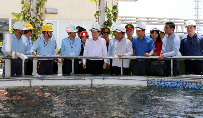 郑廷勇对河静省水产捕捞销售活动进行检查 ảnh 1 郑廷勇对河静省水产捕捞销售活动进行检查 ảnh 1