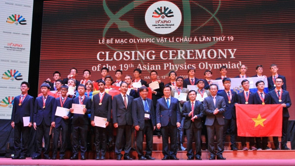 越南在2018年亚洲物理奥林匹克竞赛上摘得四枚金牌 ảnh 2 越南在2018年亚洲物理奥林匹克竞赛上摘得四枚金牌 ảnh 2