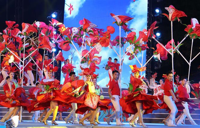 政府总理阮春福出席海防市2018年凤凰花节开幕式 ảnh 2