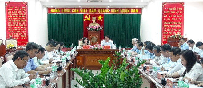 越共中央政治局检查组视察越共十二届四中全会决议的落实情况 ảnh 1 越共中央政治局检查组视察越共十二届四中全会决议的落实情况 ảnh 1
