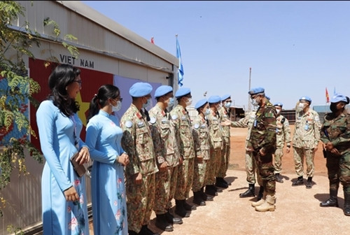 Unity分区军事司令对越南野战医院印象美好 ảnh 1 Unity分区军事司令对越南野战医院印象美好 ảnh 1