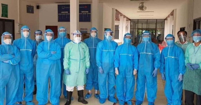 越南“白衣战士”热情帮助老挝抗击新冠肺炎疫情 ảnh 1