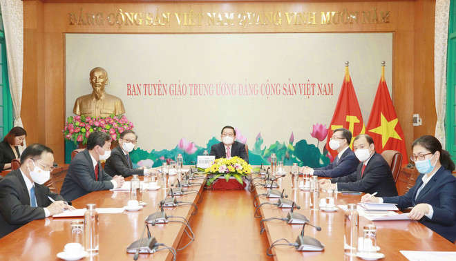 越共中央宣教部与老挝人民革命党中央宣传部加强合作 ảnh 1 越共中央宣教部与老挝人民革命党中央宣传部加强合作 ảnh 1