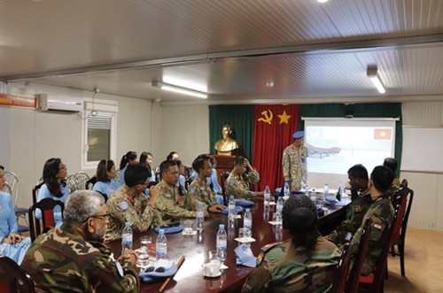 Unity分区军事司令对越南野战医院印象美好 ảnh 3 Unity分区军事司令对越南野战医院印象美好 ảnh 3