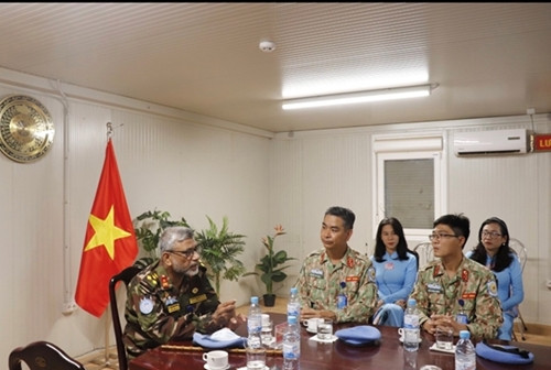 Unity分区军事司令对越南野战医院印象美好 ảnh 2 Unity分区军事司令对越南野战医院印象美好 ảnh 2