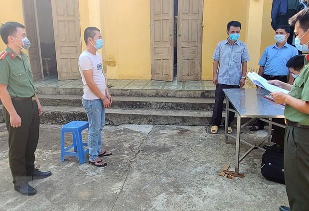 新冠肺炎疫情：对8名非法入境人员进行起诉 ảnh 1