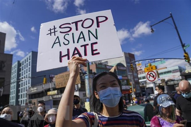 越南欢迎美国总统签署《反新冠仇恨犯罪法》 ảnh 1 越南欢迎美国总统签署《反新冠仇恨犯罪法》 ảnh 1