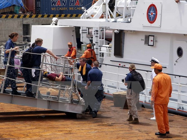 美国“仁慈”号医院船圆满结束对越南岘港的访问 ảnh 1 美国“仁慈”号医院船圆满结束对越南岘港的访问 ảnh 1