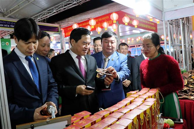 2020年太原省“一乡一品”展销会吸引全国近20个省市150家模范单位参展 ảnh 1 2020年太原省“一乡一品”展销会吸引全国近20个省市150家模范单位参展 ảnh 1