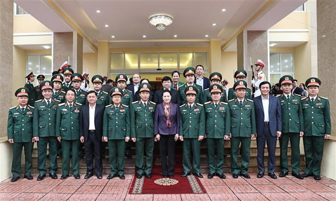 越南国会主席阮氏金银走访第四军区 ảnh 2 越南国会主席阮氏金银走访第四军区 ảnh 2