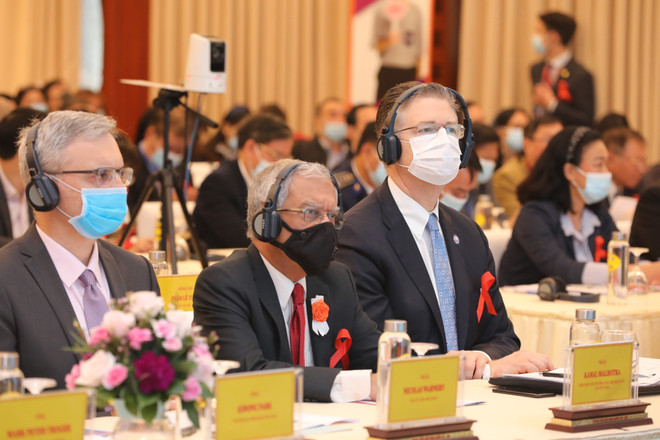 张和平副总理:越南艾滋病防治工作取得骄人成绩 ảnh 2 张和平副总理:越南艾滋病防治工作取得骄人成绩 ảnh 2