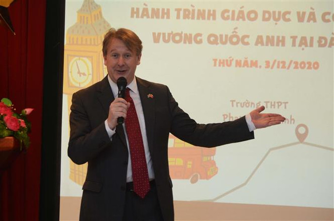 近1000名岘港市学生参加英国技术和教育行程 ảnh 2 近1000名岘港市学生参加英国技术和教育行程 ảnh 2