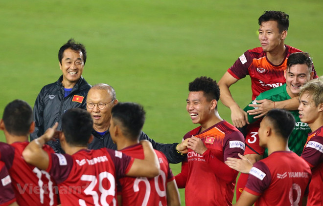 越球队继续跻身世界排名前100位 ảnh 1