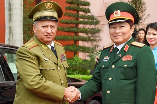 防务合作是越古关系的重要支柱之一 ảnh 1