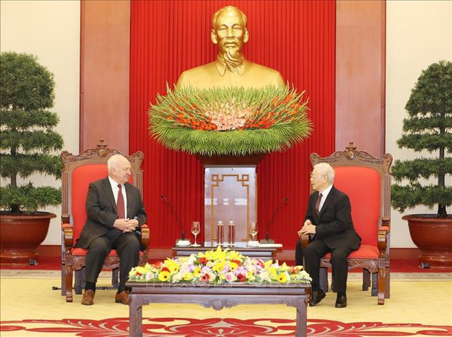 越共中央总书记、国家主席阮富仲会见俄罗斯驻越大使弗努科夫 ảnh 1 越共中央总书记、国家主席阮富仲会见俄罗斯驻越大使弗努科夫 ảnh 1