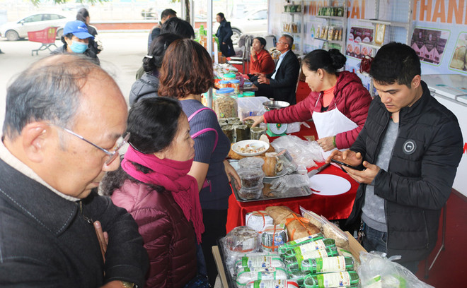 广宁省“一乡一品”展销会在河内举行 ảnh 2 广宁省“一乡一品”展销会在河内举行 ảnh 2
