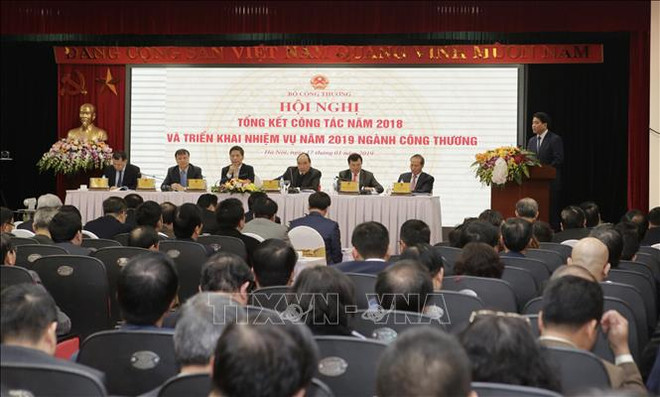 阮春福：工贸部门需进一步革新 力争超额完成目标 ảnh 2