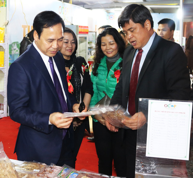 广宁省“一乡一品”展销会在河内举行 ảnh 1 广宁省“一乡一品”展销会在河内举行 ảnh 1