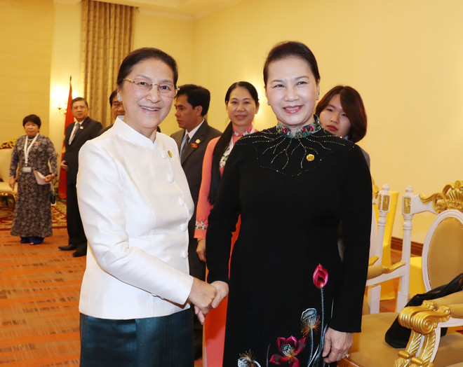越南国会主席阮氏金银会见老挝国会主席巴妮·雅陶都 ảnh 1 越南国会主席阮氏金银会见老挝国会主席巴妮·雅陶都 ảnh 1