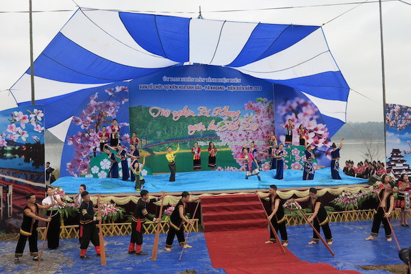 赴奠边省帕框乡观赏漫山遍野的樱花 ảnh 1 赴奠边省帕框乡观赏漫山遍野的樱花 ảnh 1