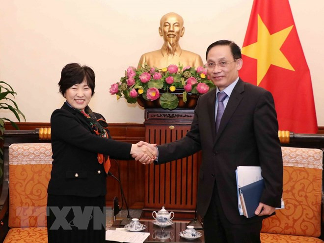 越日推动各领域合作走向纵深 ảnh 1